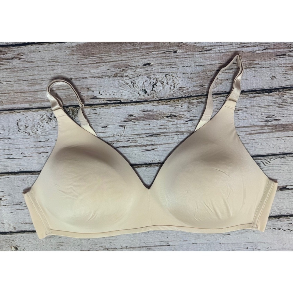 Soma Vanishing 360 wireless T-shirt bra beige 40B adjustable straps hook & eye